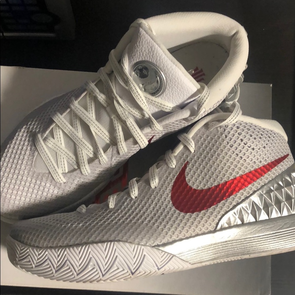 Nike Kyrie 1 LMTD “Double Nickel”